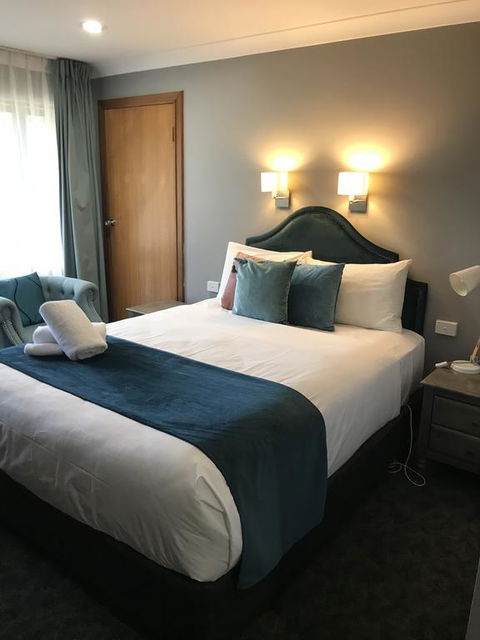 Town & Country Motor Inn - Pubs and Clubs 2