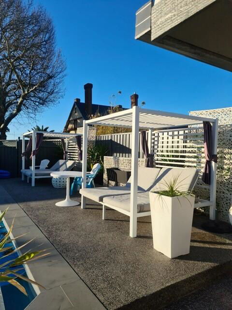 Town House Motor Inn - Pubs and Clubs 3