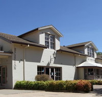 Townhouse Motel Cowra - Pubs and Clubs