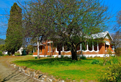 Tracton Homestead - Pubs and Clubs 0