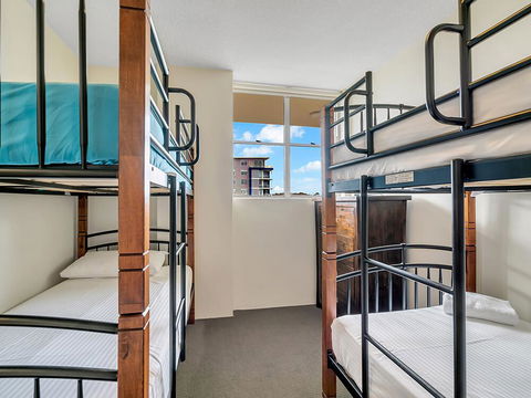 Tradewinds Apartments - Go Out 3