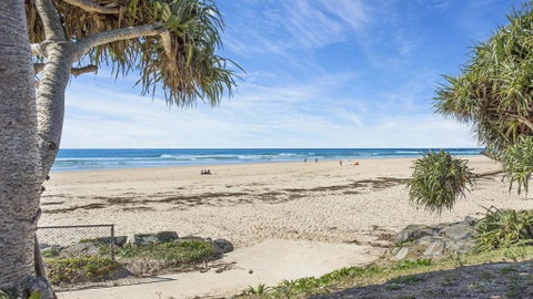 Tradewinds Apartments - Go Out 2
