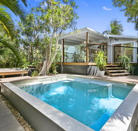 Tranquil  tropical Sunshine Beach - Go Out