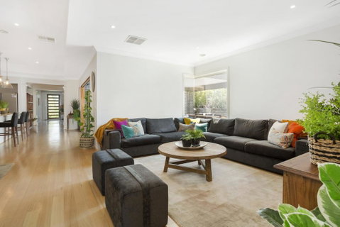 TRANQUIL HAVEN - MOUNT ELIZA - Pubs and Clubs 0
