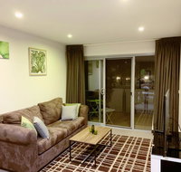 Tranquil Relaxing Forrest Style Apartment - Braddon CBD - Go Out