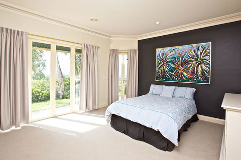 Tranquill Garden Hideaway - Go Out 0