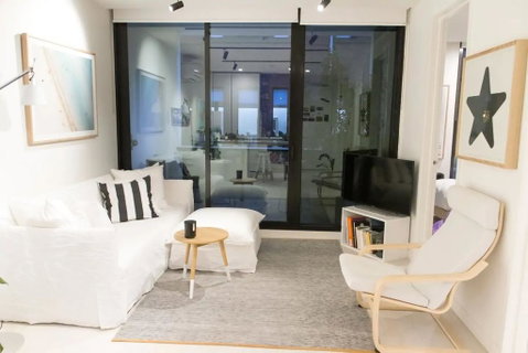 Trendy 1 Bedroom Apartment In The Heart Of Collingwood - Go Out 0