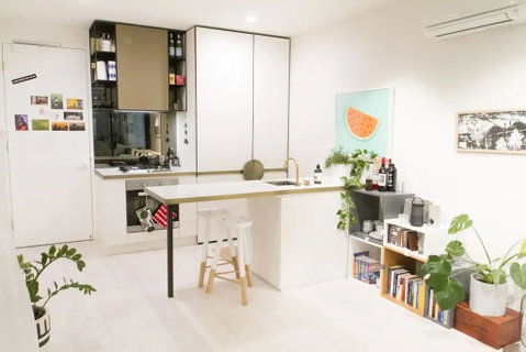 Trendy 1 Bedroom Apartment In The Heart Of Collingwood - Go Out 1