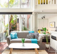 Trendy Loft Near Smith St. with Cosy Courtyard and Parking - Go Out