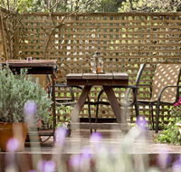 Trinity Cottage - Pubs and Clubs