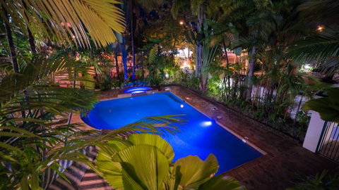 Tropic Towers Apartments - Pubs and Clubs 1