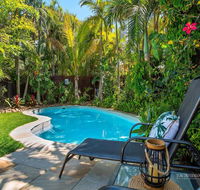 Tropical Oasis - Pubs and Clubs