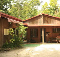 Tropical Bliss bed and breakfast - Pubs and Clubs