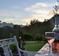 Tuckeroo Cottages  Gardens - Pubs and Clubs