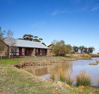 Tuki Retreat - Pubs and Clubs