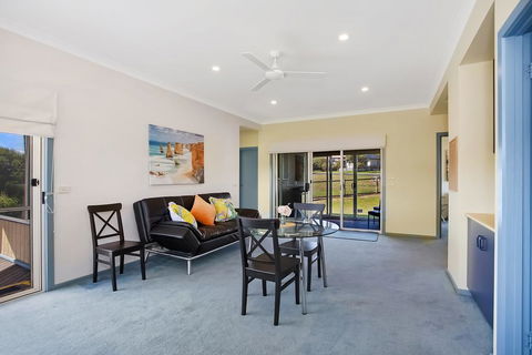 Twelve Apostles Port Campbell Bed & Breakfast - Pubs and Clubs 3