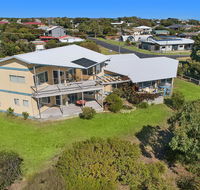 Twelve Apostles Port Campbell Bed  Breakfast - Pubs and Clubs