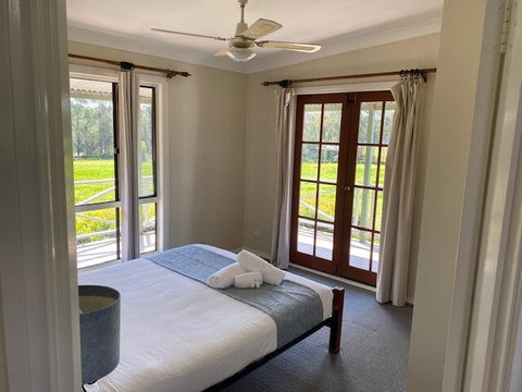 Twin Trees Country Cottages - Pubs and Clubs 1