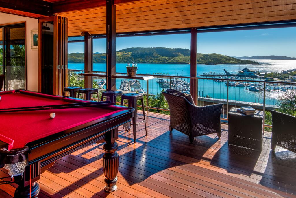 Whitsundays QLD Pubs and Clubs