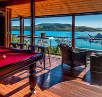 Uisce Luxury Holiday House With Jacuzzi Pool Table Cinema Premium Foxtel And Two Buggies - Pubs and Clubs