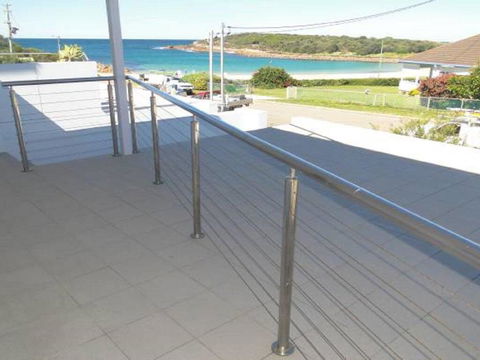 Ultimate Beach House' 19a Graham Street - Views , Peace & Quiet - Go Out 3