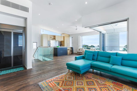 Ultimate Beachfront Living, Sunshine Beach - Go Out 2