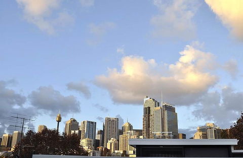 Ultimo Self-Contained One-Bedroom Apartments - Pubs and Clubs 1