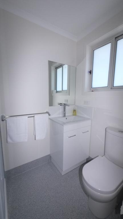 Umtali Beach House - Pubs and Clubs 3