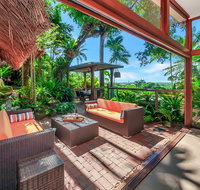 Unique tropical rainforest getaway - Pubs and Clubs