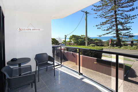 Unit 1 Phoenix Apartments, Coolum Beach - Pubs and Clubs 2