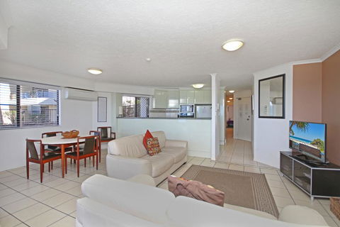 Unit 1, The Rocks, 1746 David Low Coolum Beach - 500 Bond - Pubs and Clubs 2