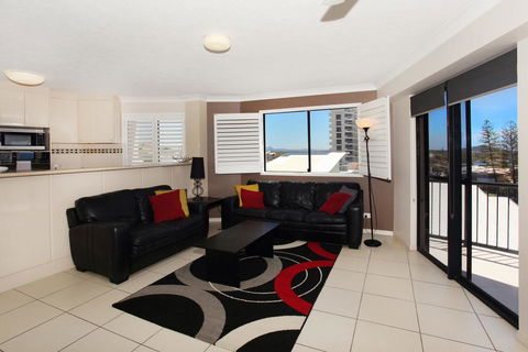 Unit 10, The Rocks, 1746 David Low Way, Coolum Beach - 500 BOND - Pubs and Clubs 3