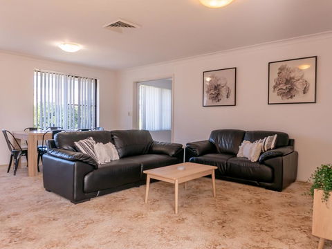 Unit 1@Tee Jays - Pubs and Clubs 2