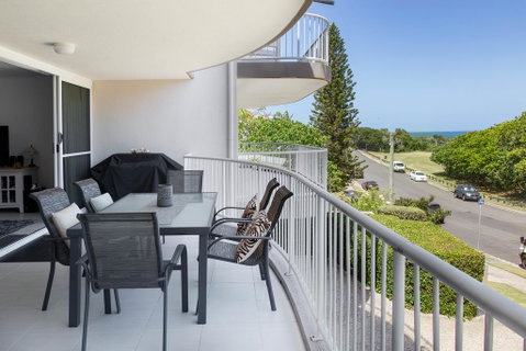Unit 2 Point Break Apartments, 1-3 Point Arkwright, Linen Incl - Pubs and Clubs 2
