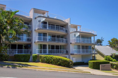 Unit 2 Point Break Apartments, 1-3 Point Arkwright, Linen Incl - Pubs and Clubs 1