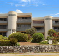 Unit 2 Biriny Lodge 1686-1689 David Low Way Coolum Beach - Pubs and Clubs