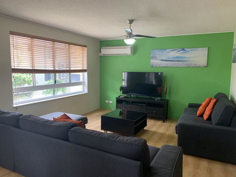 Unit 3 'Kings Cove', Kings Beach - Pubs and Clubs 1