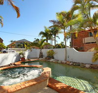 Unit 4 Coolum Sands Apartments 34 First Avenue Coolum Beach 400 BOND LINEN SUPPLIED - Pubs and Clubs