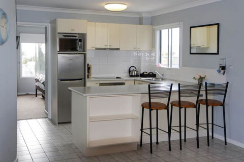 Unit 9 Bellevue - Pubs and Clubs 3