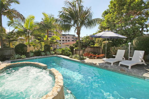 Unit 9, Coolum Blueseas Apartments, 59-61 Coolum Tce, Coolum Beach, 400 BOND, LINEN INCLUDED - Pubs and Clubs 0