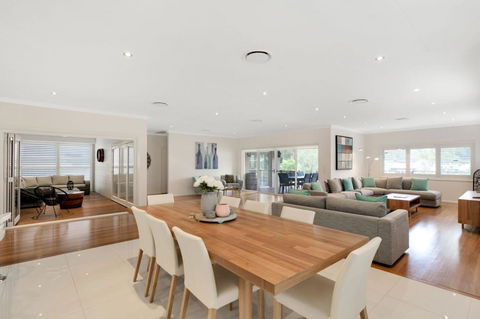 Unwined - Pubs and Clubs 0