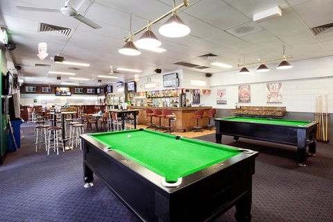 Upper Ross Hotel - Go Out 3