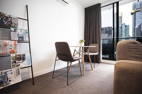 Urban Rest - Bella Apartments - Go Out 1