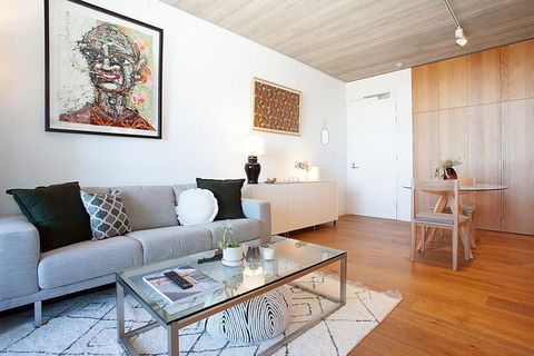 Urban Rest - Short Lane - Pubs and Clubs 2