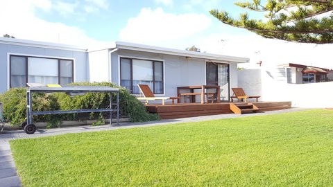 Vandy's Shack At Mount Dutton Bay - Ideal For Couples And Small Families - Pubs and Clubs 1