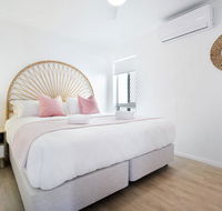 Ventura Beach Motel 2 Bed Poolside - Unit 1 - Pubs and Clubs