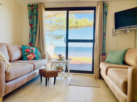 Vandy's Shack At Mount Dutton Bay - Ideal For Couples And Small Families - Pubs and Clubs 2