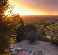 Vermillion Skies Holiday Accommodation - Pubs and Clubs