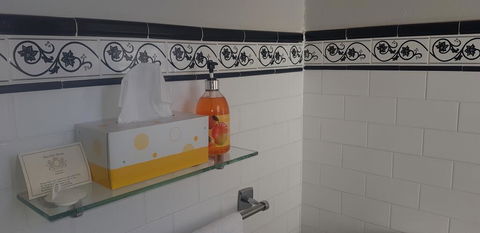 Verona Guest House - Pubs and Clubs 0