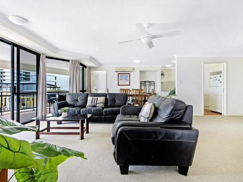 Victoria Square Apartments In The Heart Of Broadbe - Pubs and Clubs 2